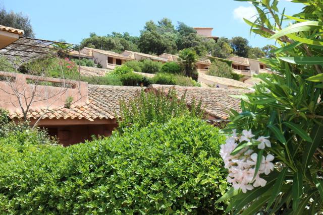 - Domaine Santa Giulia Palace